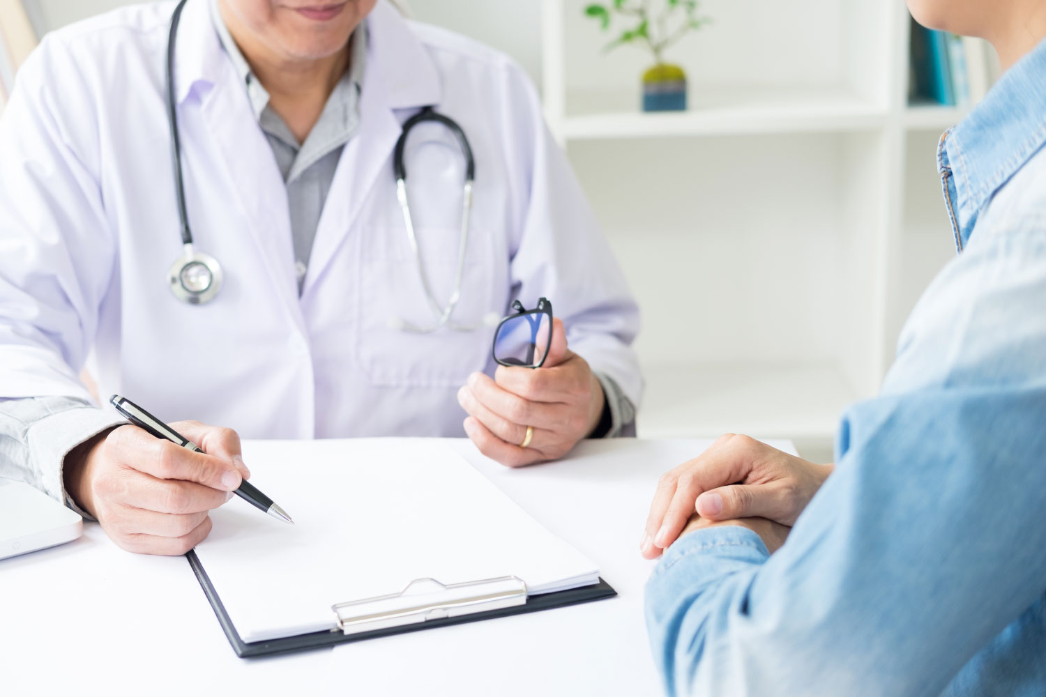 بهترین دکتر آلرژی تهران + شماره تماس و آدرس مطب
