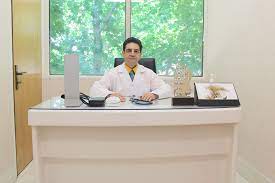 دکتر احمدرضا ظهور دکتر طب سنتی اصفهان