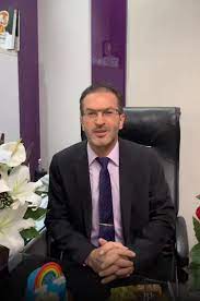 دکتر ابوالفضل صادقی نژاد دکتر جراح بینی کرج