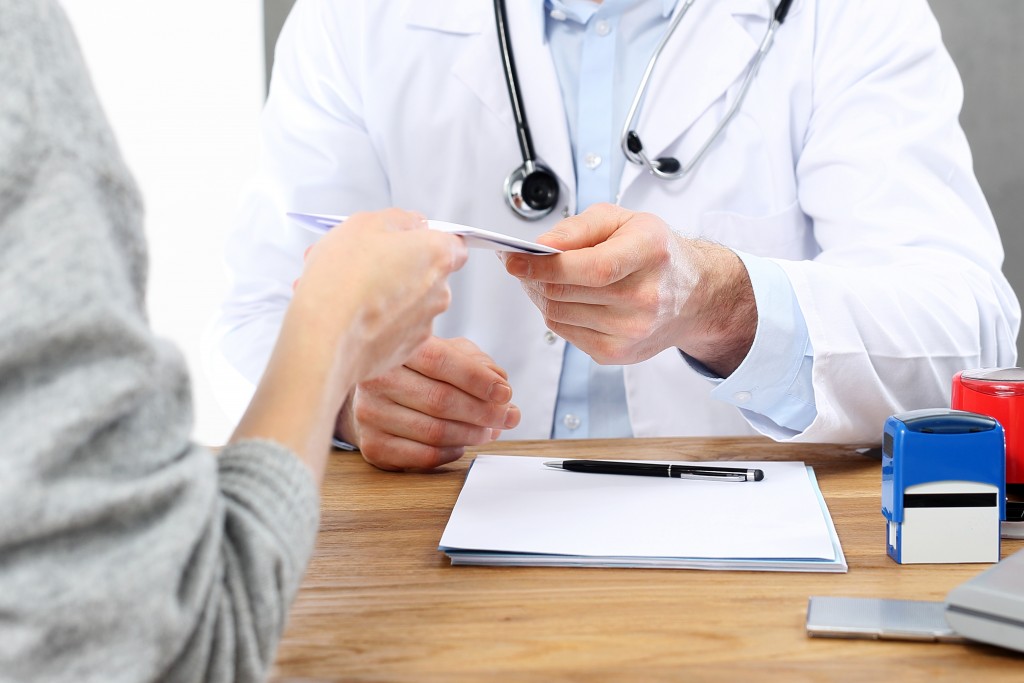 بهترین دکتر گوارش شیراز + شماره تماس و آدرس مطب