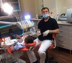 دکتر منوچهر عابدی دکتر دندانپزشک کودکان تبریز