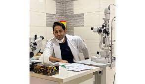 دکتر مهدی کاظمی دکتر جراح پلک اصفهان
